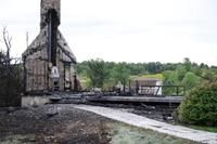 Une maison décimée par les flammes à Sainte-Anne-des-Plaines