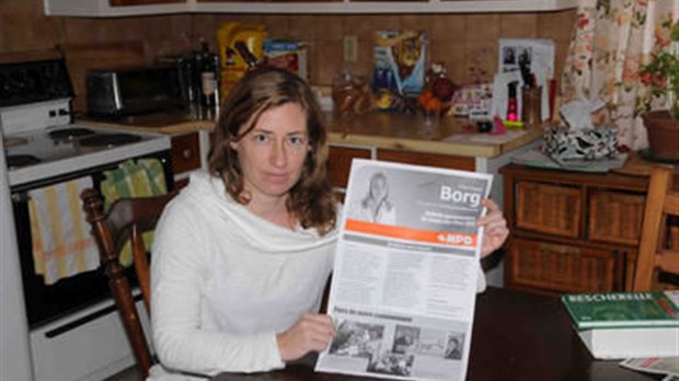 Une députée du NPD distribue un document truffé de fautes