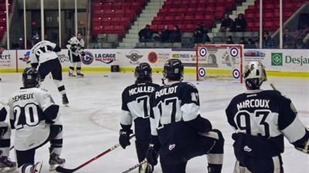Des partisans heureux à Boisbriand