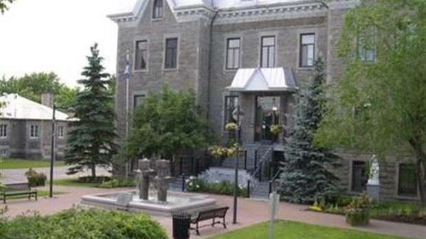 Sainte-Anne-des-Plaines est blâmée par le MAMROT
