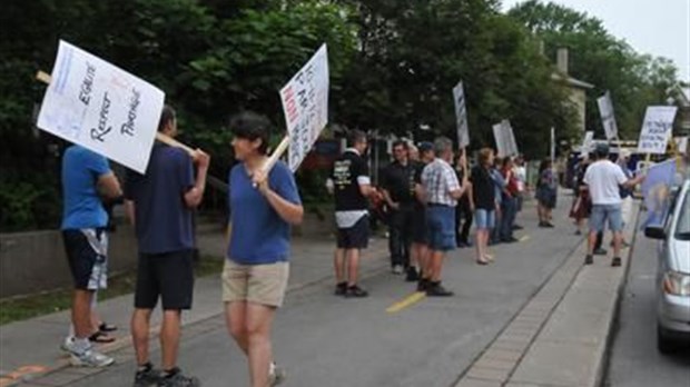 Courrier livré trois jours semaine: les facteurs fustigent Postes Canada