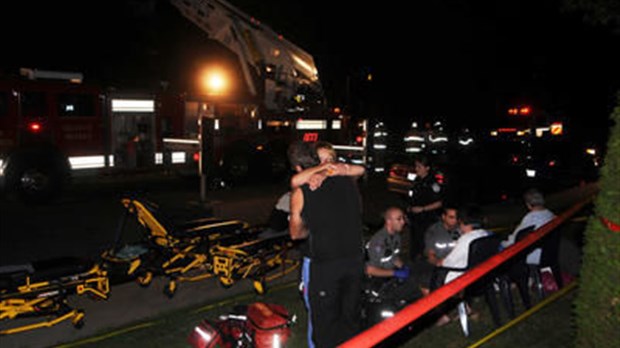 Incendie à Sainte-Thérèse:  une cinquantaine de familles se retrouvent à la rue