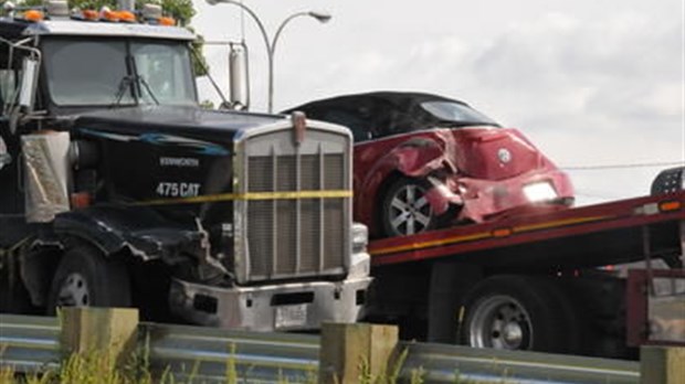 Collision entre véhicules et camions semi-remorque