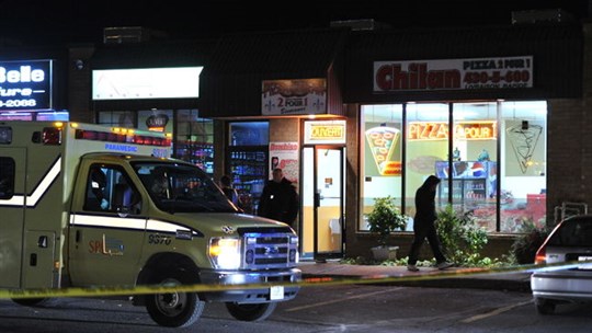 Homme blessé par balle dans une pizzeria de Blainville : le suspect toujours recherché