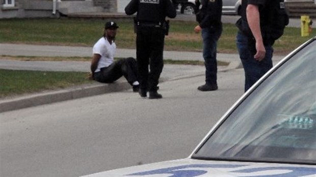 Deux voleurs font peur à tout un quartier