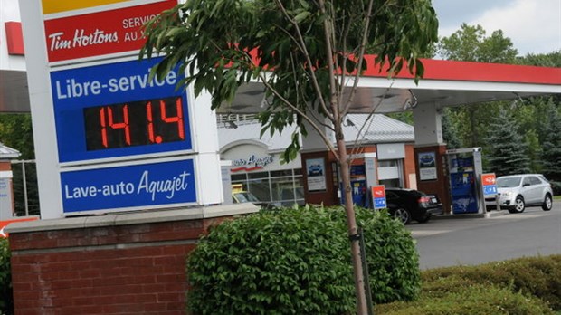 Le prix de l’essence grimpe à nouveau