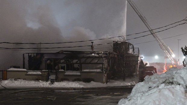 Un incendie suspect rase le Pub City