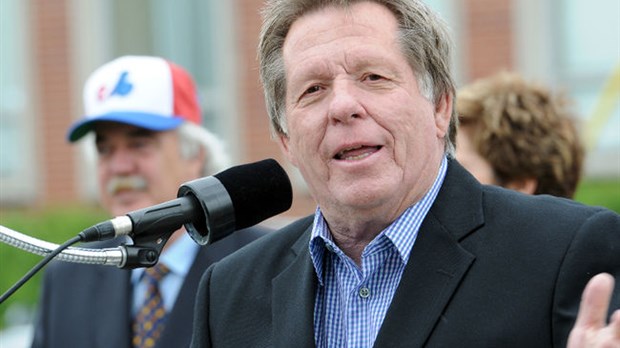 Rodger Brulotte reçoit le prix Jack-Graney