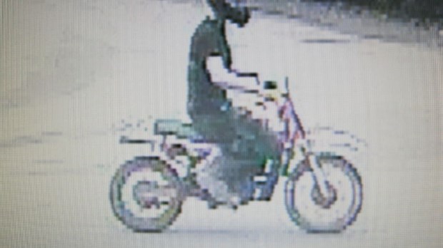 La police recherche deux suspects
