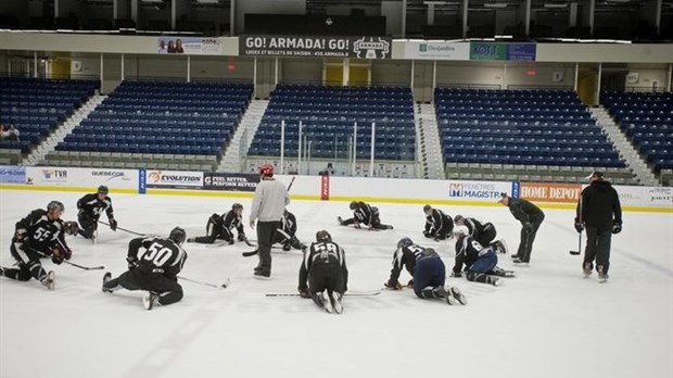 Les joueurs sautent sur la glace