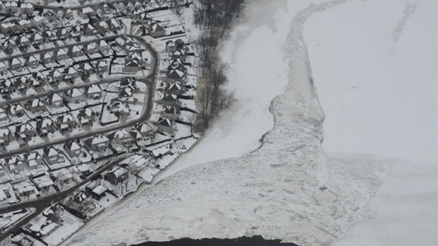 Baisse de 1 cm par heure du niveau de la rivière des Mille-Îles