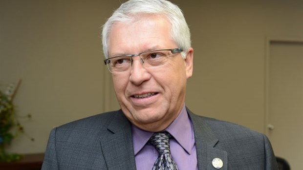 Charte: Daniel Ratthé se situe entre le PQ et la CAQ