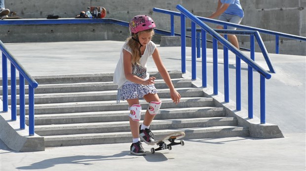 Un nouveau site de planche à roulettes inauguré au parc Jean-Jacques-Rousseau à Boisbriand 
