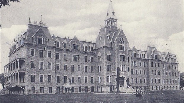 Les années 1881-1883 à Sainte-Thérèse sous la loupe d'un conférencier
