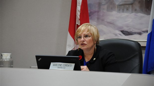 Pacte fiscal transitoire: la mairesse Cordato déplore le manque d'informations 