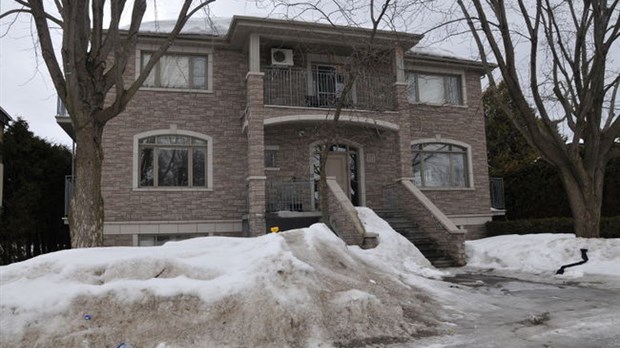 Un nouvel avis d’hypothèque légale inscrit sur un bâtiment de la communauté juive