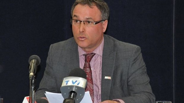 Le maire Bouchard dévoile sa liste d’épicerie