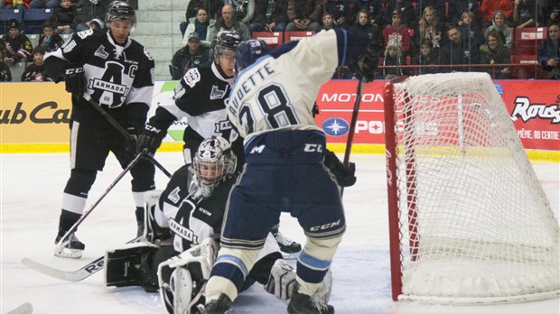 Le Phoenix refait le même tour à l'Armada