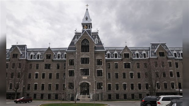 Les coupes budgétaires compromettent le Collège Lionel-Groulx d'atteindre ses objectifs selon le CA