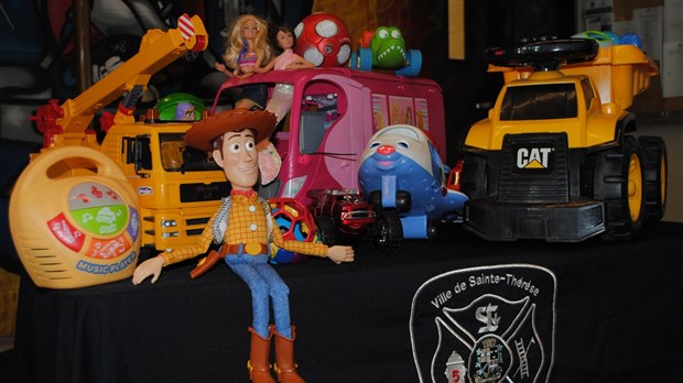 L'Association des pompiers de Sainte-Thérèse amasse des jouets usagés pour l'atelier de recyclage « Histoire de jouets »