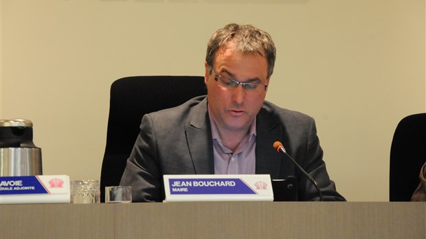 Le maire de Mirabel souhaite une hausse salariale de plus de 6 % 