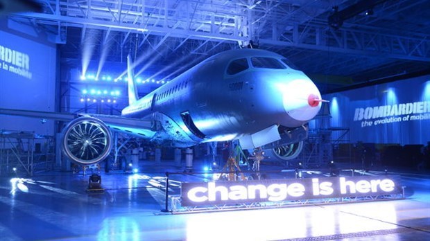 Mirabel: le CS300 effectue son baptême de l'air 