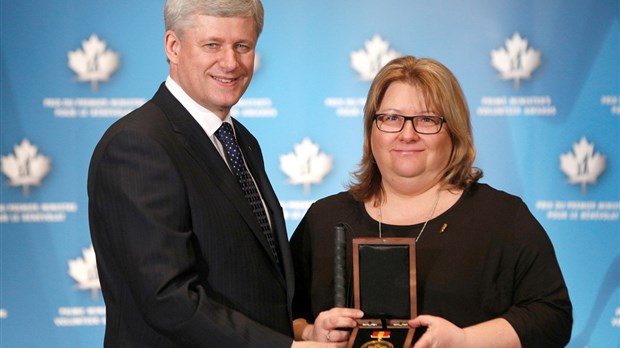 Une Anneplainoise est récompensée pour son bénévolat