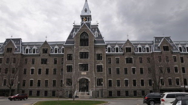 Le cégep annule les cours pour la journée 