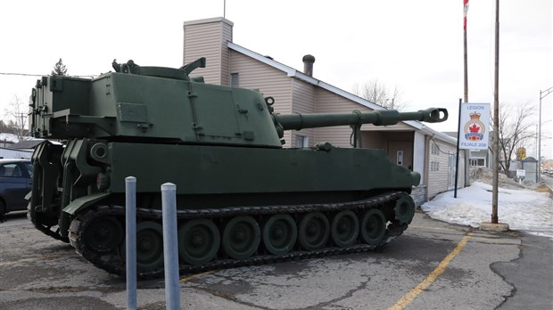 Un monument militaire de taille à Sainte-Thérèse 