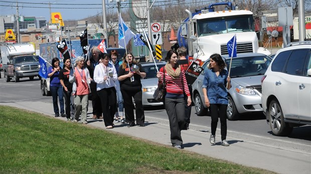 Le personnel de l'hôpital Saint-Eustache proteste