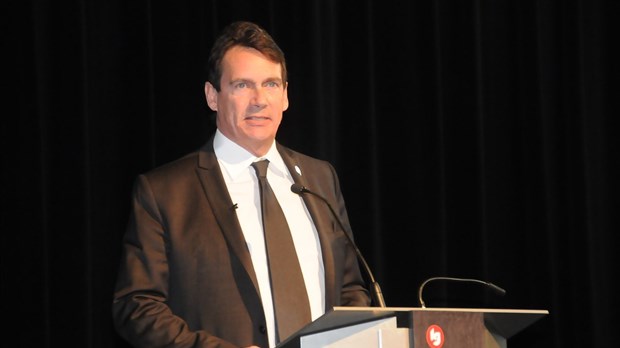 Pierre Karl Péladeau obtient l'appui des jeunes péquistes des Laurentides