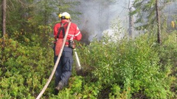 Québec lève l’interdiction de faire des feux à ciel ouvert