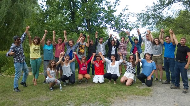 Chantiers jeunesse de retour pour embellir le Jardin des sources de Sainte-Thérèse