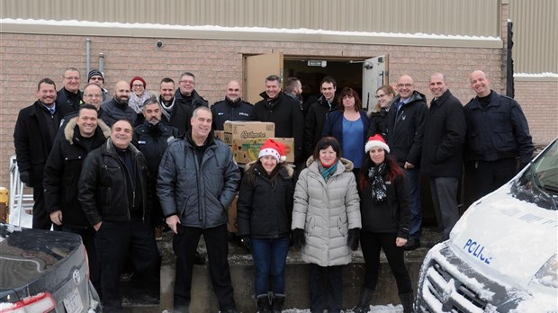 Le service de police intermunicipal de Terrebonne /Sainte-Anne-des-Plaines /Bois-des-Filion redonne à quelques familles