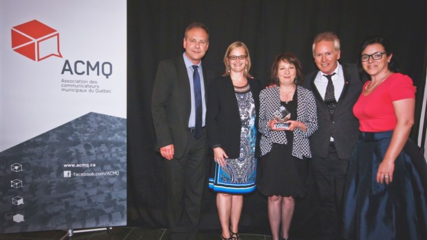 La directrice des communications de Sainte-Thérèse honorée par ses pairs