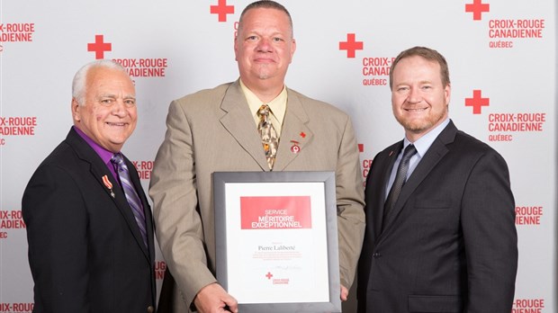 Pierre Laliberté honoré par la Croix-Rouge