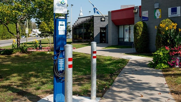 Quatre bornes de recharge sont désormais accessibles à Mirabel