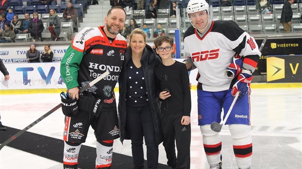 La période de pré-inscription du 25 heures de hockey est officiellement ouverte ! 