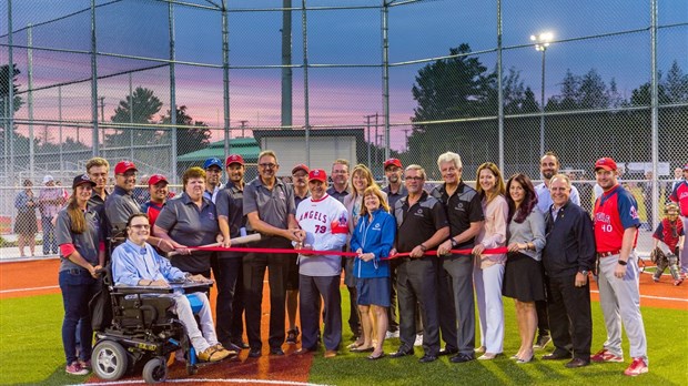 Une première au Québec : nouveaux terrains de baseball synthétiques à Blainville 