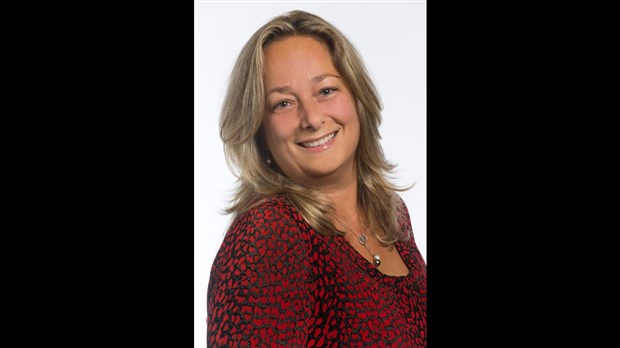 La conseillère Johane Michaud reçoit son diplôme d’administrateur municipal