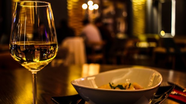 Cette fin de semaine, offrez-vous une bouteille de blanc et soutenez les Banques alimentaires du Québec