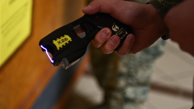 Les policiers blainvillois portent maintenant un 