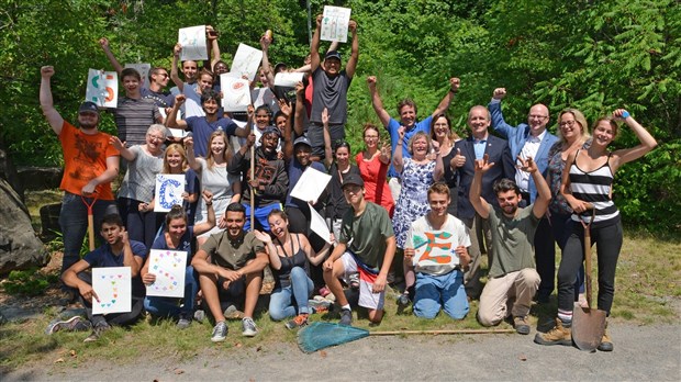 La Ville de Sainte-Thérèse souligne les 25 ans de Chantiers jeunesse au Jardin des Sources! 