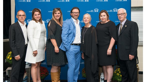  Le Comité d’embellissement de la Ville de Mirabel honore les gagnants du concours Maisons fleuries