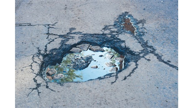 Nids-de-poule et lampadaires défectueux à Sainte-Thérèse