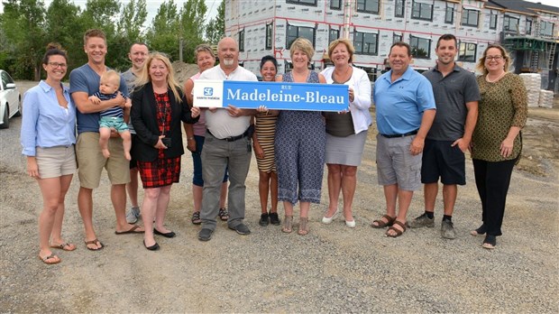 Inauguration de la rue Madeleine-Bleau à Sainte-Thérèse 