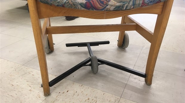Le CISSS des Laurentides couronné pour l’invention d’un système roulant pour chaises en CHSLD