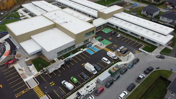 Emménagement des élèves et du personnel dans la nouvelle école du Domaine-Vert Nord
