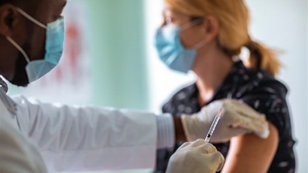 Début de la vaccination COVID-19 dans la région: les travailleurs de la santé seront priorisés  