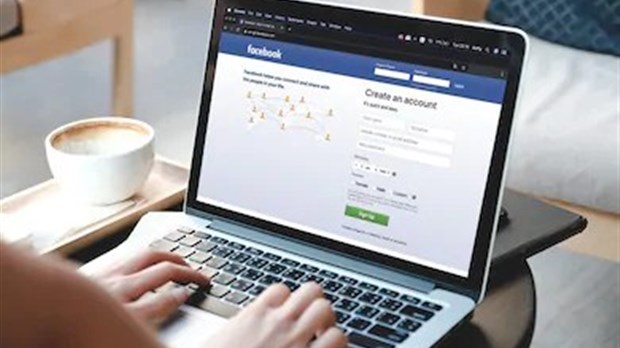 Québec suspend ses placements publicitaires sur Facebook 
